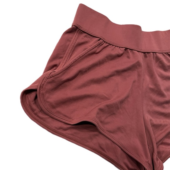 Fabletics shorts - Picture 2 of 4